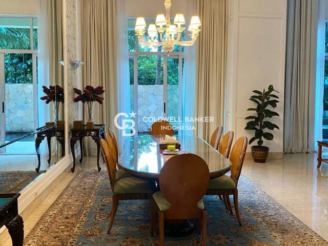 Pakubuwono Residence Tower Ironwood Lantai Rendah