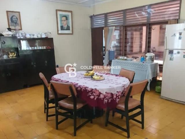 Rumah Dijual Jl. Flamboyan Menteng 6 Kamar